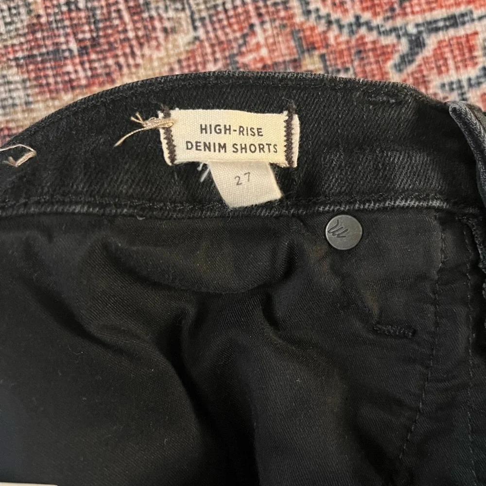 Madewell High-Rise Denim Shorts in Halwood Wash Black Denim Cutoff Shorts - Picture 6 of 6